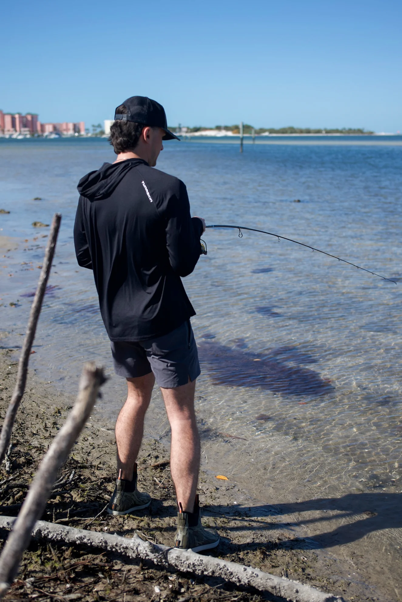 Ahi Breeze Men's Hoodie | Black - Image 5